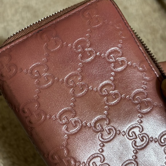Gucci women’s leather wallet, embossed with Gucci logo - Picture 9 of 15